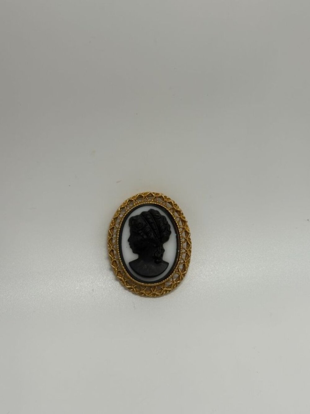 Black/White Vintage Victorian Revival Cameo 1950s/1960s Openwork Frame Brooch Pi
